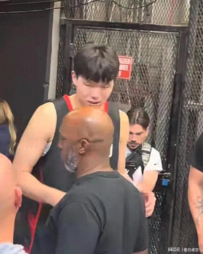 杨瀚森把勇士全队惹毛了那些嘲笑开拓者的人呢？(杨瀚森是谁的儿子)