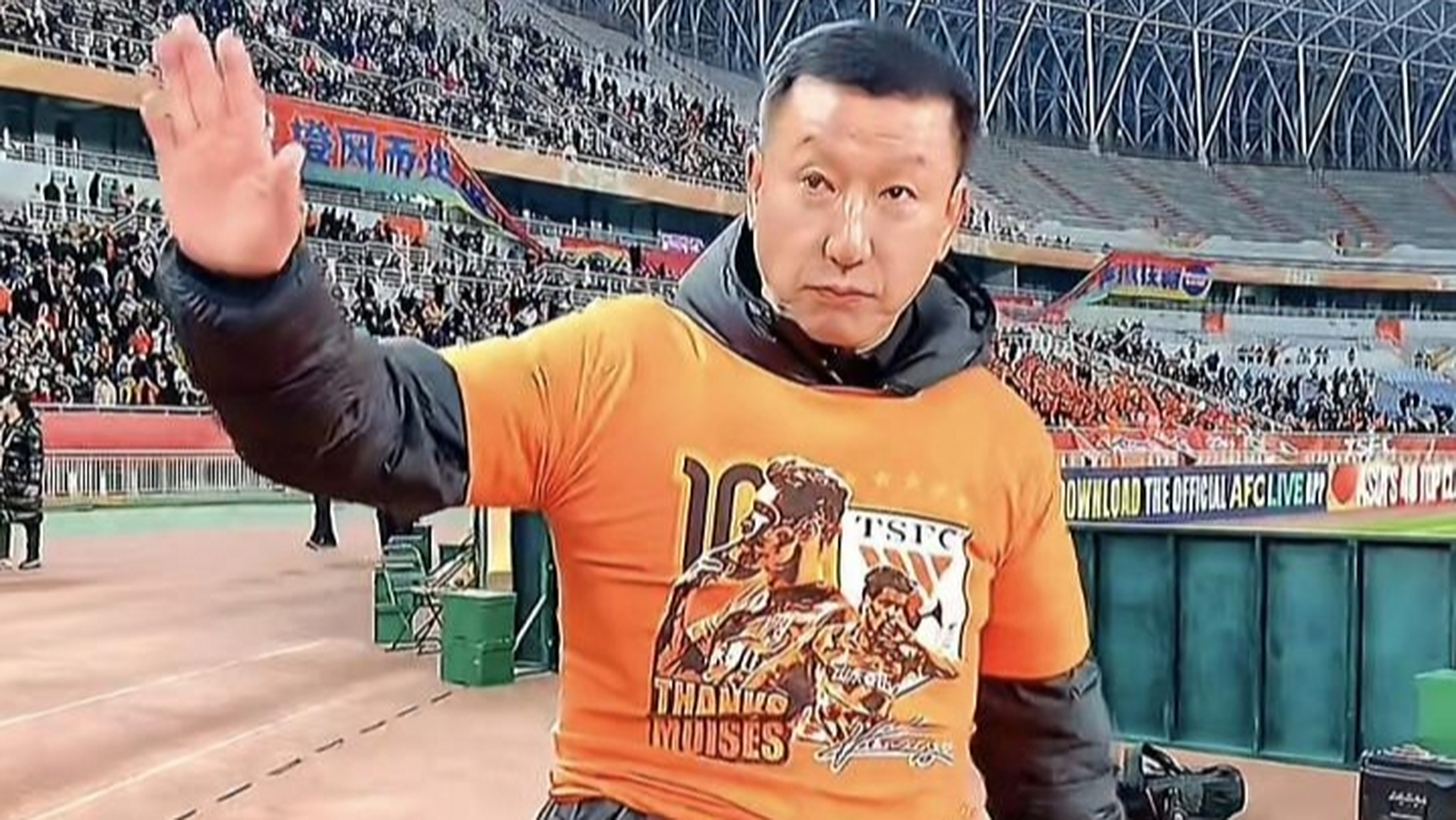 泰山队年轻后卫大爆发，崔康熙为何不启用新人？深度解析原因(泰山vs崔洪万)