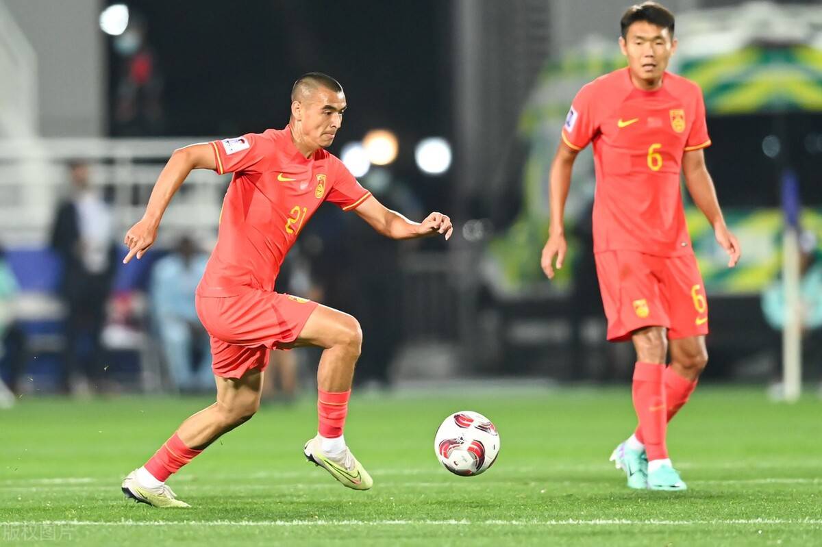 博鱼体育-包含3-1！中国女足太强，冲击东亚冠军，宋凯督战，直播引热议的词条