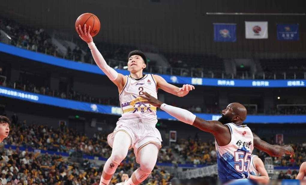 博鱼体育-北京南山迎战新疆男篮，实力均衡对决(新疆男篮vs北京控股)